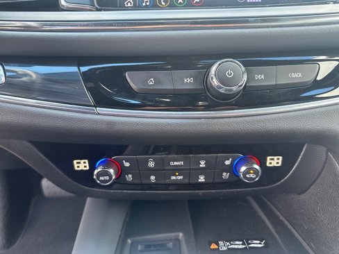 Used 2022 Buick Enclave Premium image 16