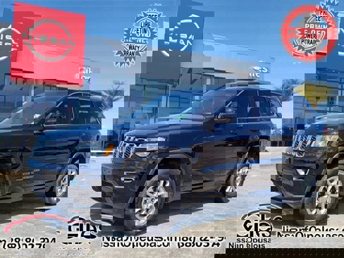 Used 2019 Jeep Grand Cherokee Laredo image 1