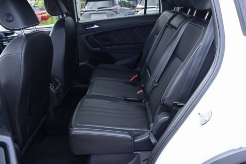 Used 2022 Volkswagen Tiguan SE R-Line image 13