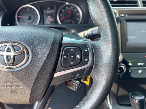Used 2017 Toyota Camry SE image 42