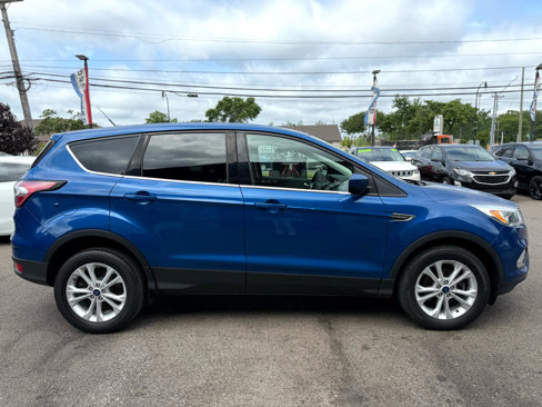Used 2017 Ford Escape SE image 4