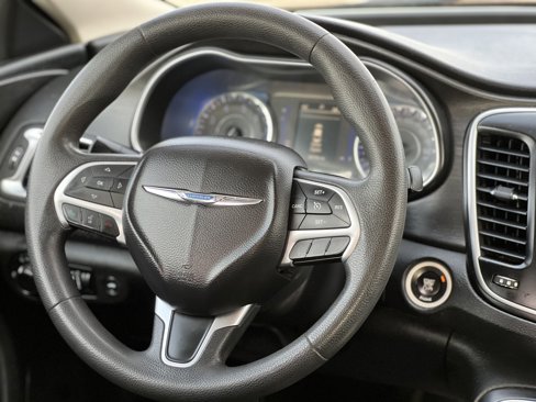 Used 2016 Chrysler 200 Limited image 14