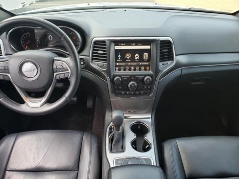 Used 2018 Jeep Grand Cherokee Limited image 16