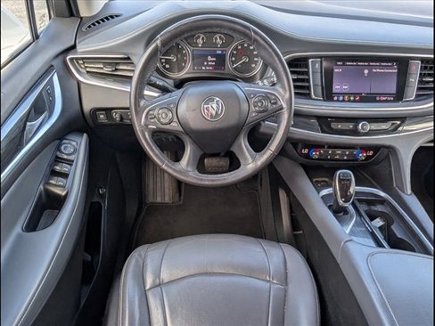 Used 2020 Buick Enclave Essence image 10