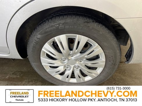 Used 2016 Nissan Versa SV image 21