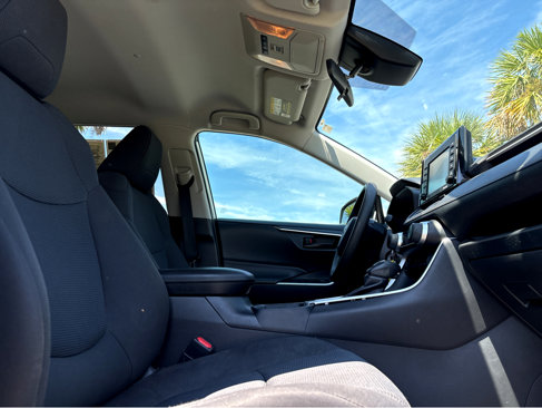 Used 2020 Toyota RAV4 LE image 8