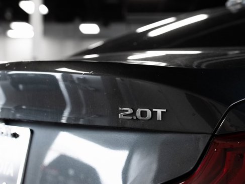 Used 2019 Genesis G70 2.0T Advanced image 8
