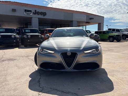 Used 2018 Alfa Romeo Giulia image 2