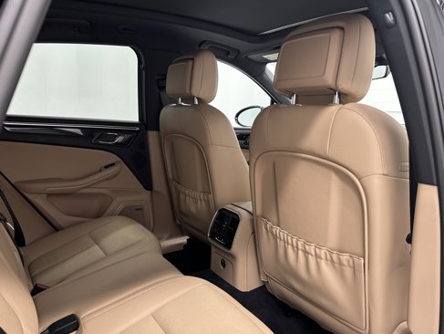 Used 2022 Porsche Macan image 20