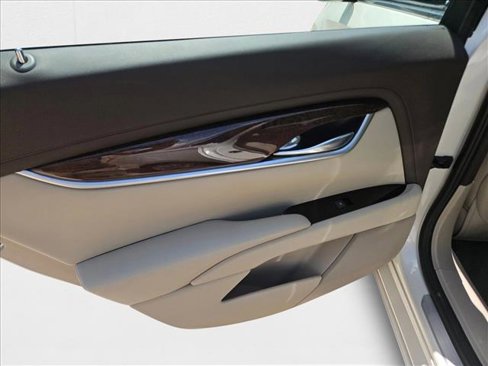 Used 2013 Cadillac XTS Premium image 12