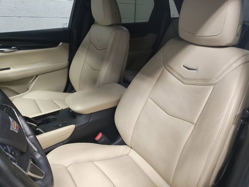 Used 2017 Cadillac XT5 FWD image 24