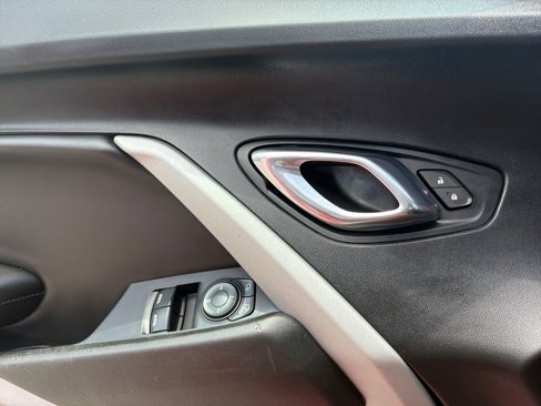 Used 2021 Chevrolet Camaro LT image 11
