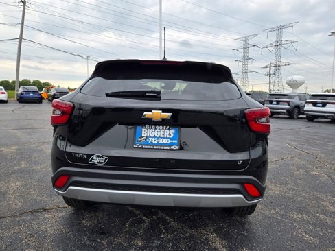 New 2025 Chevrolet Trax LT w/ Driver Confidence Package image 11