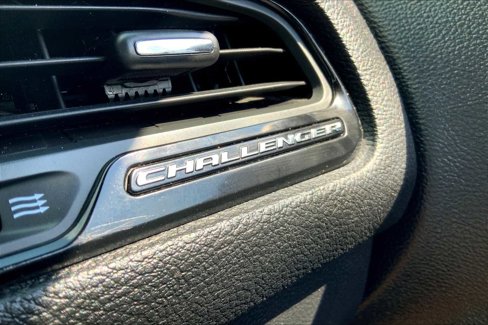 Used 2019 Dodge Challenger SXT image 27