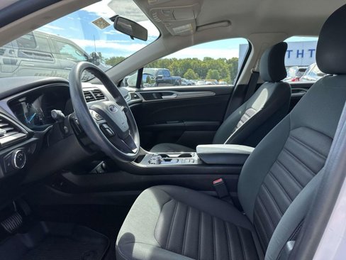Used 2018 Ford Fusion SE w/ Fusion SE Technology Package image 13