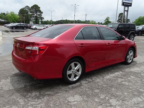 Used 2014 Toyota Camry SE image 8