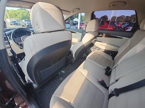 Used 2017 Kia Sorento LX w/ LX Convenience Package image 15