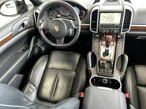 Used 2014 Porsche Cayenne Platinum Edition image 12