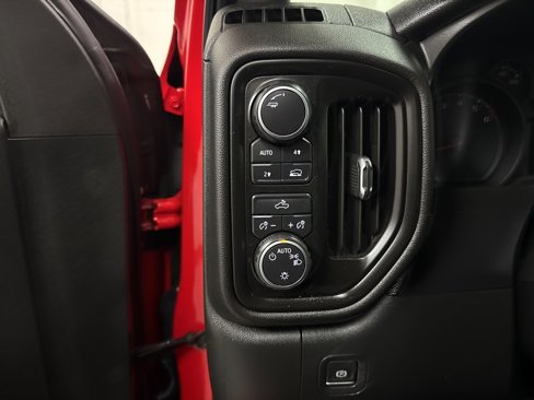 Used 2020 Chevrolet Silverado 1500 Custom w/ Custom Value Package image 35