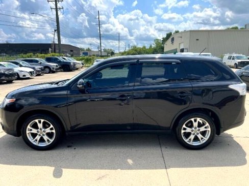 Used 2015 Mitsubishi Outlander SE image 4