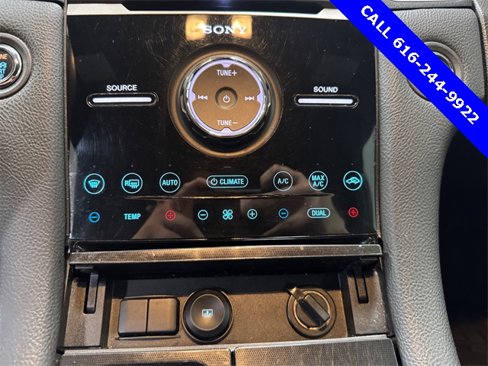 Used 2018 Ford Taurus Limited image 15