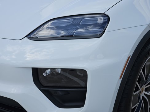 Certified 2024 Porsche Macan 4 Electric image 15