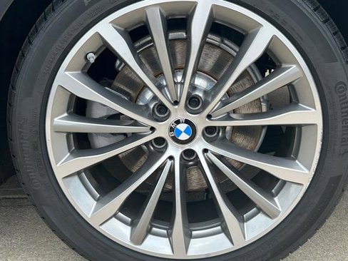 Certified 2022 BMW 530i xDrive w/ Convenience Package image 32
