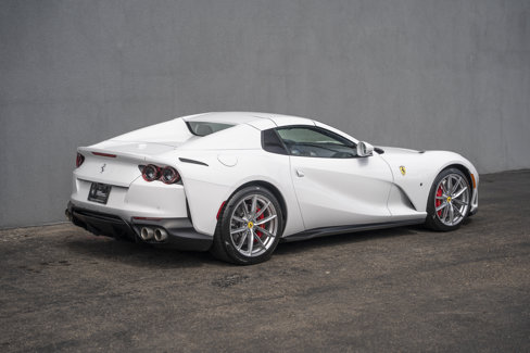 Used 2022 Ferrari 812 GTS image 11