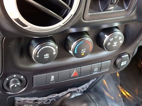 Used 2015 Jeep Wrangler Unlimited Sahara w/ Connectivity Group image 16