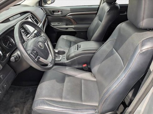 Used 2015 Toyota Highlander Limited image 17