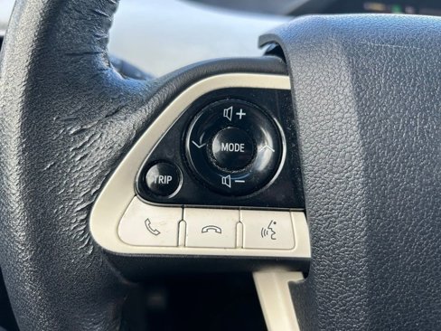 Used 2016 Toyota Prius Four Touring image 18