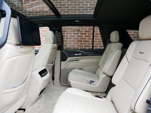 Used 2021 Cadillac Escalade Premium Luxury w/ Driver Assist Tech Package image 10
