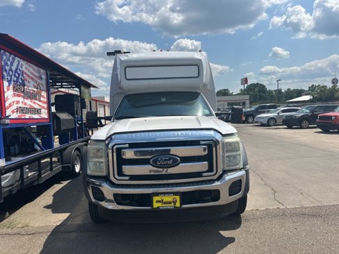 Used 2013 Ford F550 2WD Regular Cab Super Duty w/ Payload Upgrade Pkg image 5