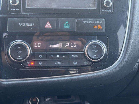 Used 2016 Mitsubishi Outlander GT image 12
