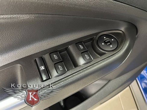 Used 2017 Ford Escape SE w/ SE Cold Weather Package image 19