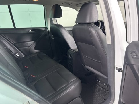 Used 2017 Volkswagen Tiguan Sport image 13