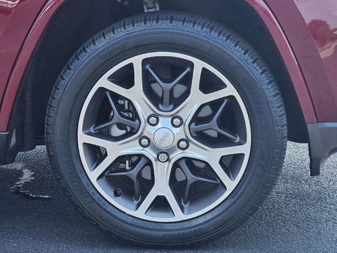 Used 2018 Jeep Grand Cherokee Limited image 32