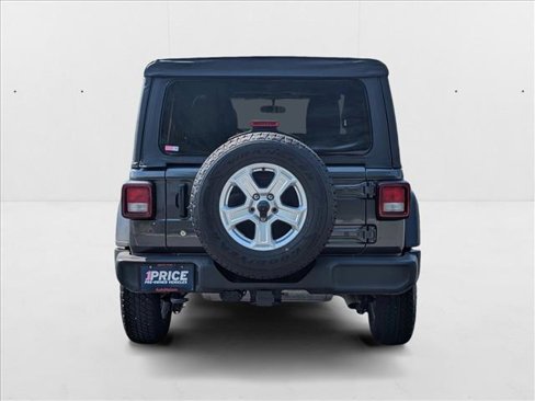 Used 2018 Jeep Wrangler Unlimited Sport S image 4