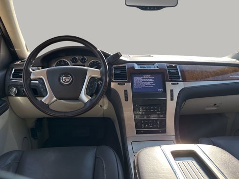 Used 2013 Cadillac Escalade Platinum image 25