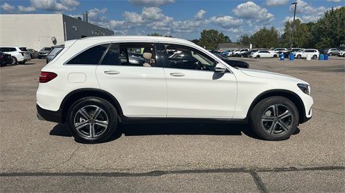 Used 2019 Mercedes-Benz GLC 300 4MATIC image 3