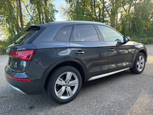 Used 2018 Audi Q5 2.0T Premium image 3
