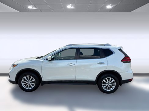 Used 2017 Nissan Rogue SV w/ SV Premium Package image 2