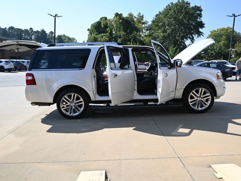 Used 2017 Ford Expedition EL Platinum image 13