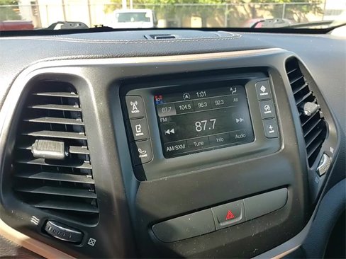 Used 2015 Jeep Cherokee Latitude w/ Comfort/Convenience Group image 20