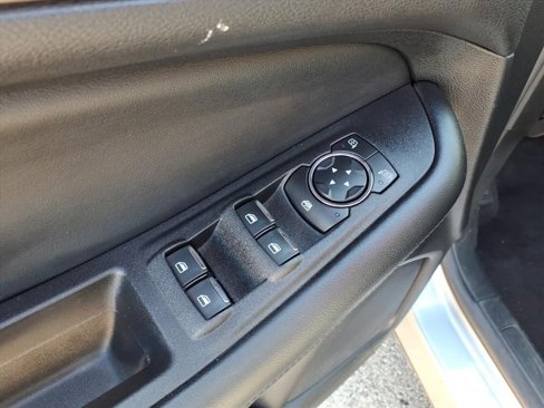 Used 2024 Ford Edge SEL image 9
