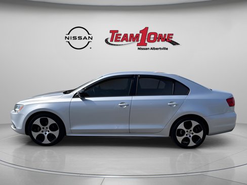 Used 2014 Volkswagen Jetta S image 4