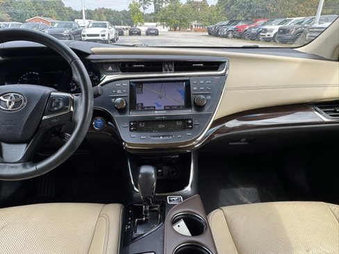 Used 2013 Toyota Avalon Limited image 19