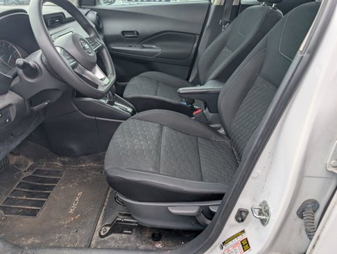 Used 2021 Nissan Kicks S image 9