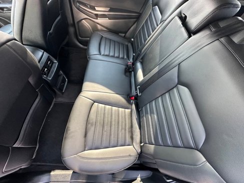 Used 2024 Ford Edge SEL image 16
