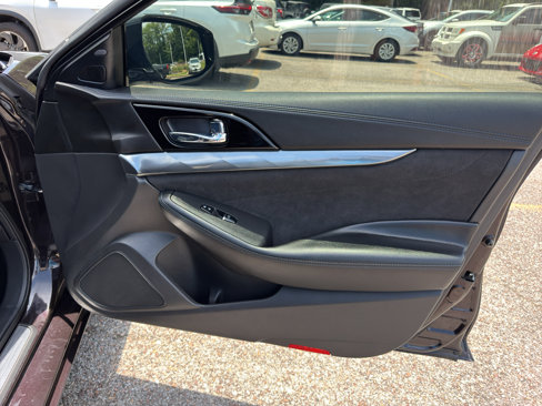 Used 2016 Nissan Maxima SR image 11